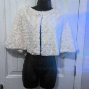 Women's Kate Landy Faux-Fur Capelet